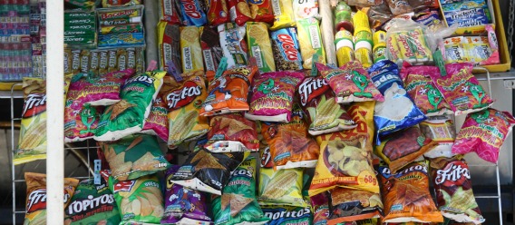 Secretaría de Salud pide al Congreso nuevas reformas contra la comida chatarra