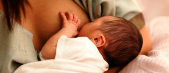 ¿Qué beneficios tiene la lactancia materna para el bebé y la madre?