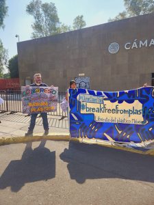 Acción de organizaciones civiles frente a la Cámara de Diputados en contra de la aprobación “fast track” y “en lo oscurito” de la Ley de Economía Circular, y para exigir detener la iniciativa de ley y llevar a cabo una revisión profunda del documento