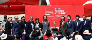 Llegada del trofeo de la Copa Mundial de la FIFA al Aeropuerto Internacional Felipe Ángeles para iniciar su tour por México rumbo al Copa Mundial de la FIFA 2026