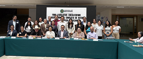 Foto del panel de participantes del foro “Fortalecimiento de la Regulación del Conflicto de Interés en el Congreso Mexicano” en la Cámara de Diputados