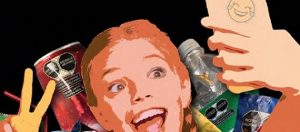Ilustración de una chica sonriente frente a su teléfono móvil o celular y productos chatarra detrás